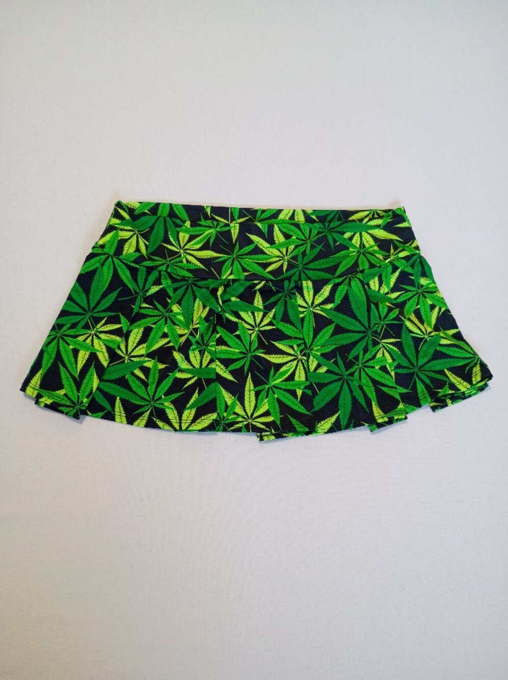 BodyRage Green Weed Leaf Skater Skirt Size M/L Stretchy Festival Rave Mini